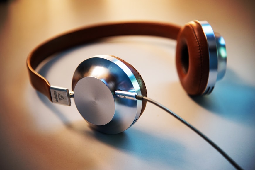 Transforme sua PAIXÃO em carreira! Conheça 10 profissões para quem AMA música Transforme sua PAIXÃO em carreira! Conheça 10 profissões para quem AMA música