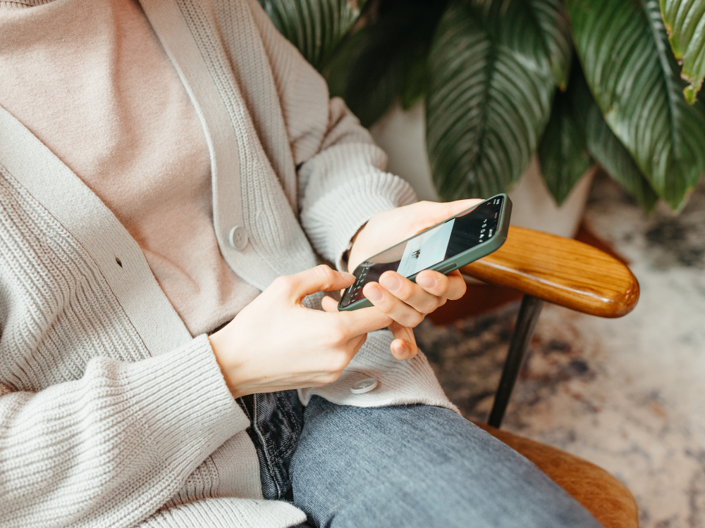 Aprenda a CONSULTAR o Bolsa Família pelo celular; confira valores
