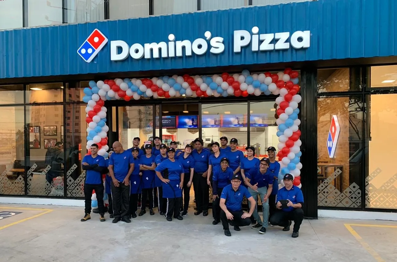 VAGAS DE EMPREGO na Domino's Pizza; confira quais!