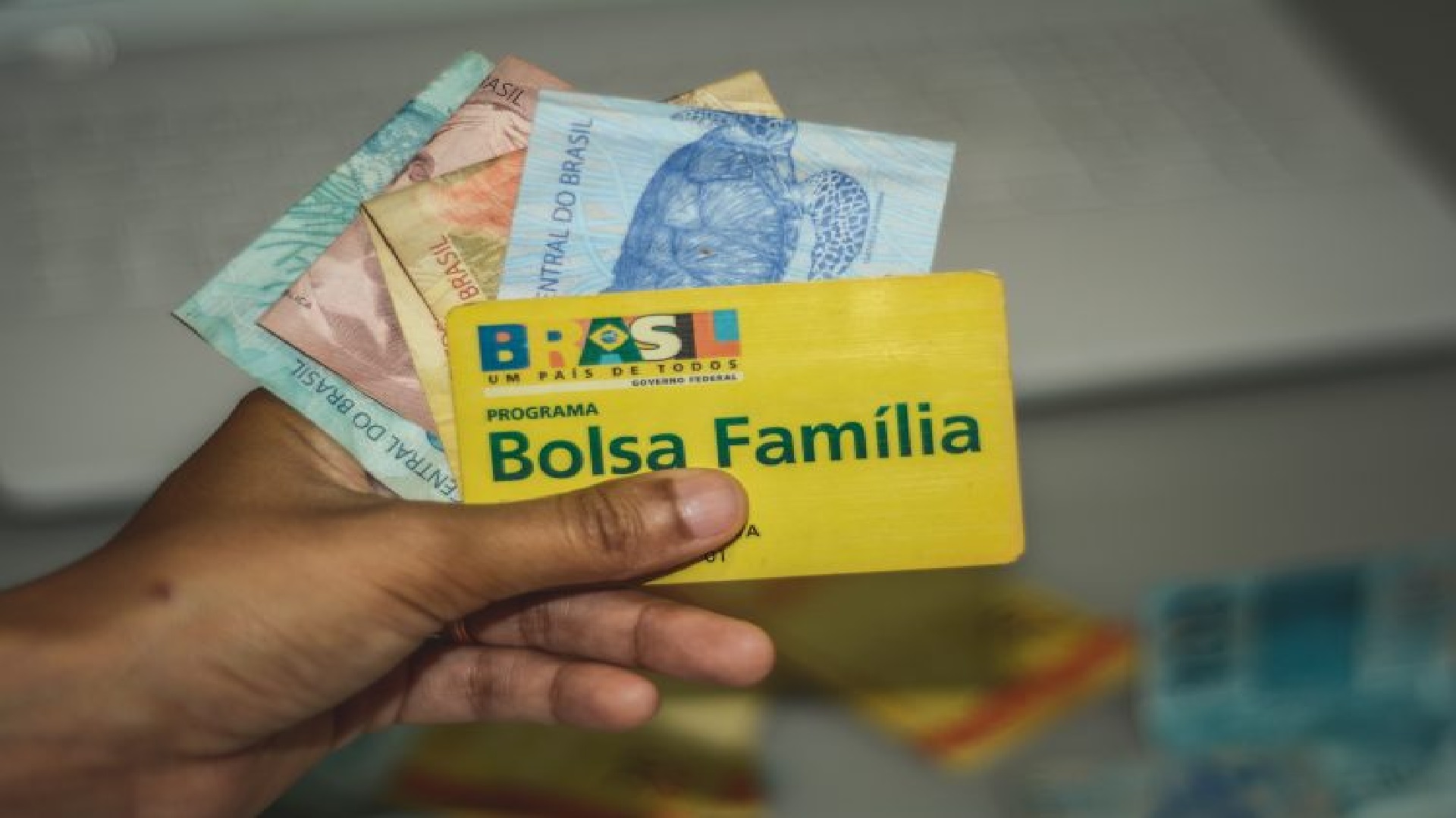 Valor médio do Bolsa Família desse mês quase atinge os R$700! Veja quem recebe hoje
