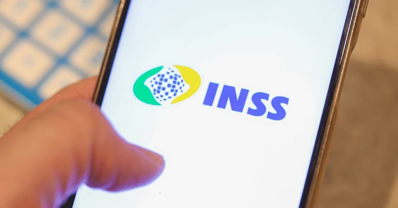 REVOLTANTE! Robôs do INSS negam 65% dos pedidos de benefícios