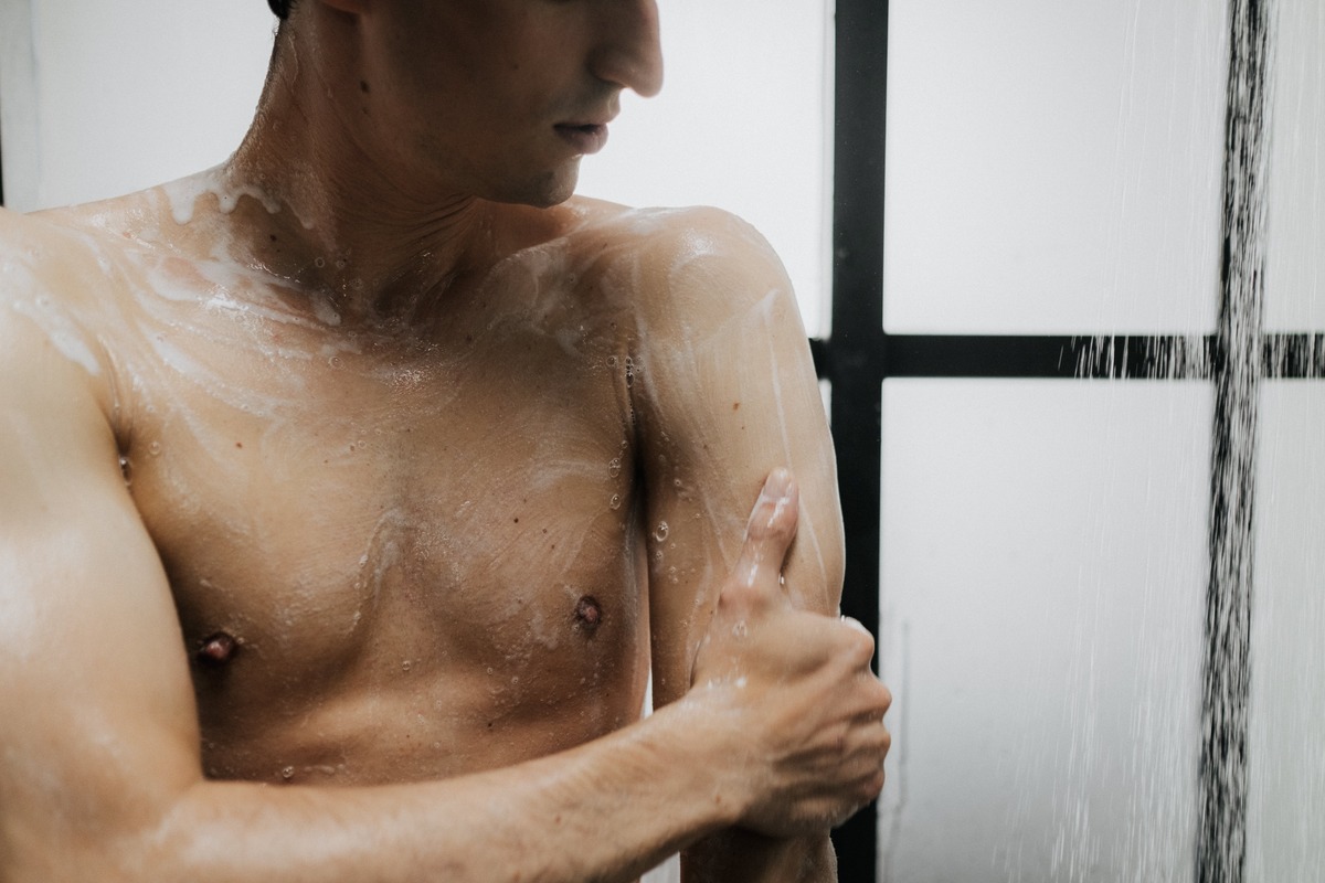 TESTE DE FIDELIDADE: 10 comportamentos comuns de um homem que trai
