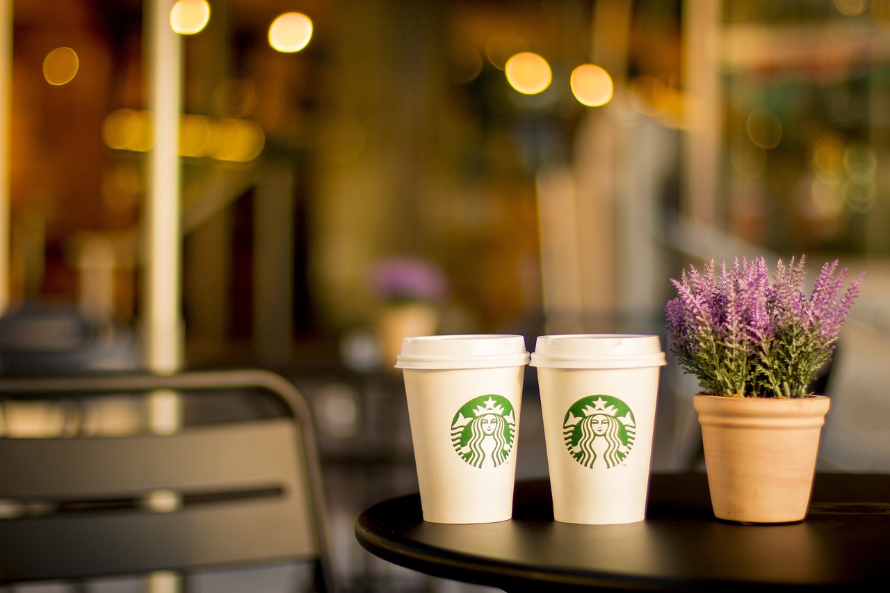 Starbucks vai FECHAR? Entenda a polêmica!