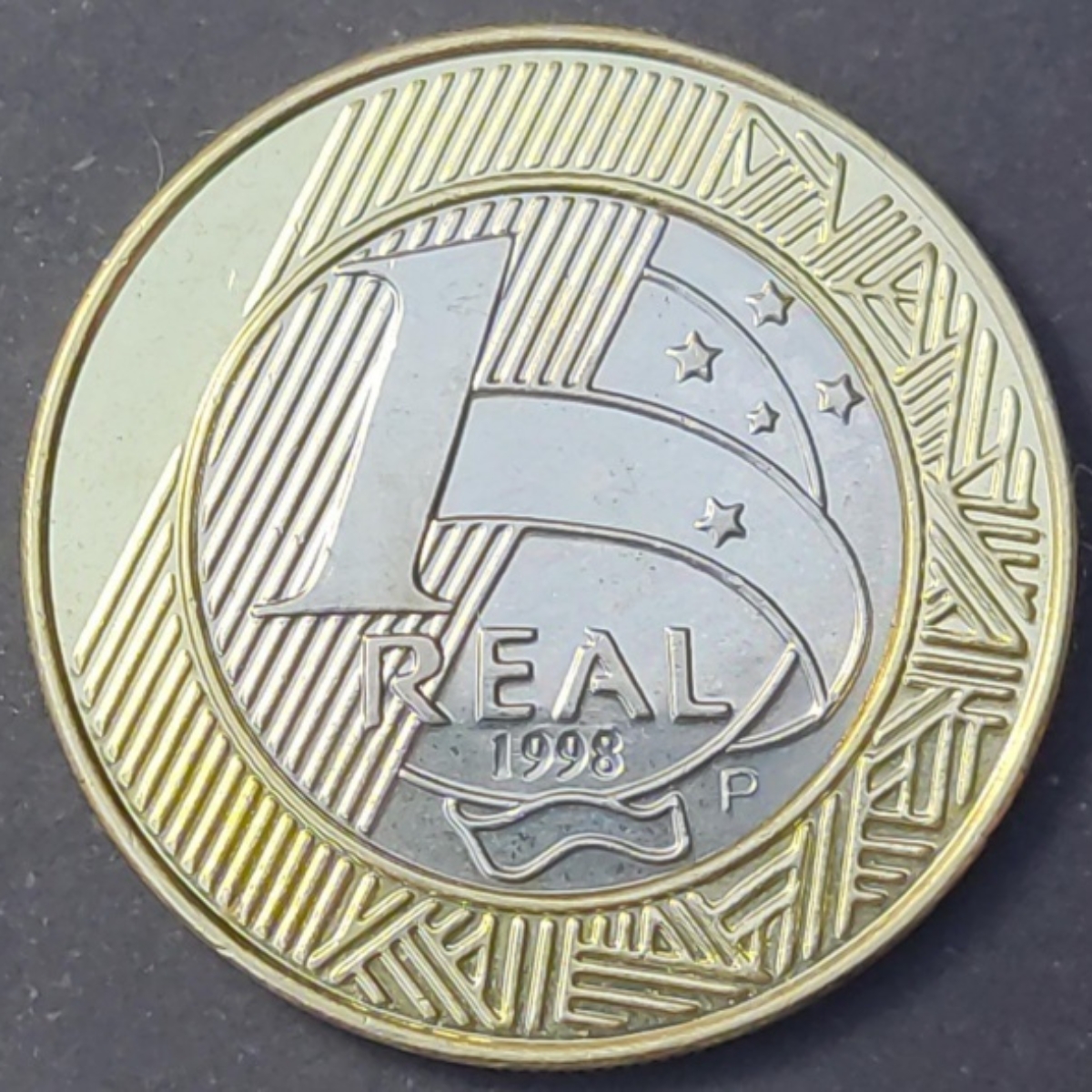 Você terá uma PEQUENA FORTUNA nas mãos se encontrar ESTA moedinha de 1 real