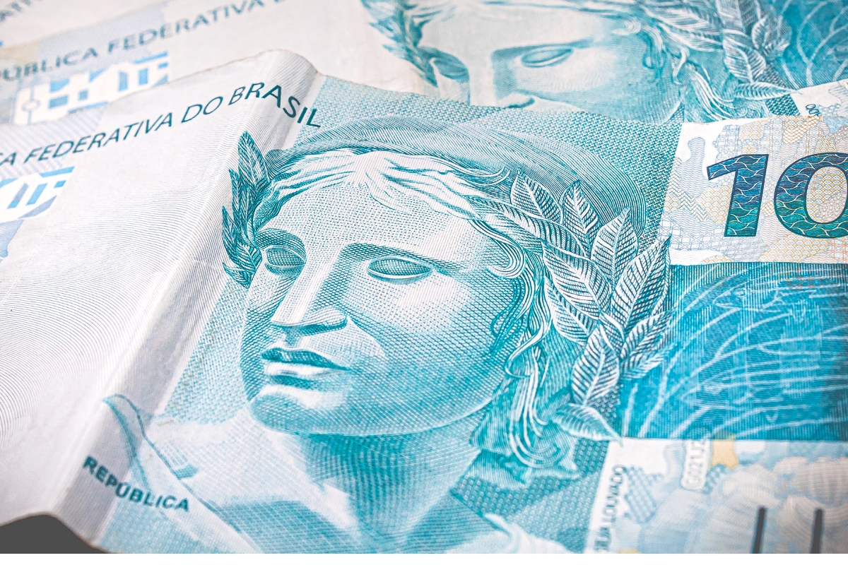Como “TROCAR” uma NOTA DE 100 reais por R $4.500?