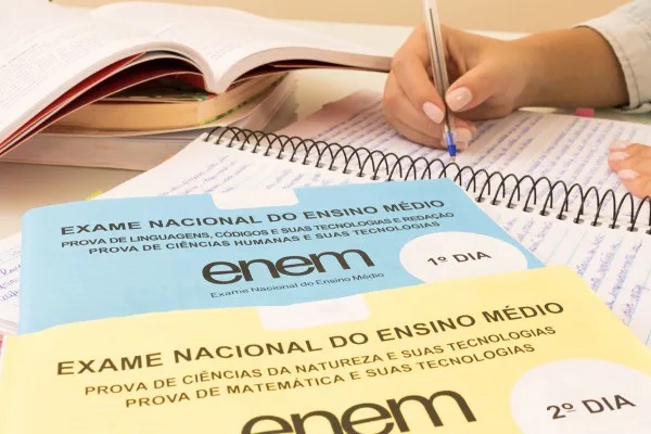 Jovens que querem prestar o Enem podem receber R$200 do governo! Veja como