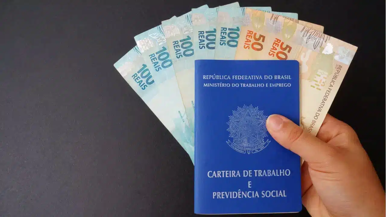 Governo federal anuncia valor OFICIAL do Salário Mínimo para o ano de 2024; veja detalhes