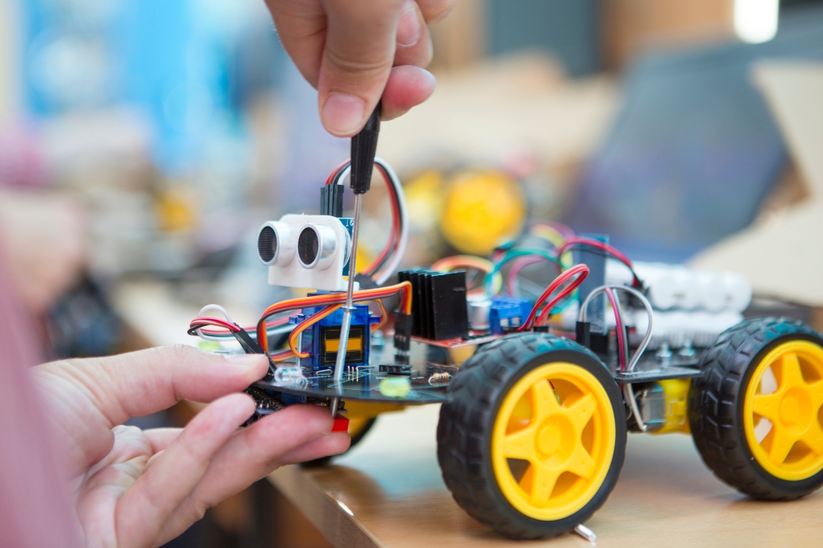 ESTA é a MELHOR forma de estudar Robótica, Informática e Programação DE GRAÇA
