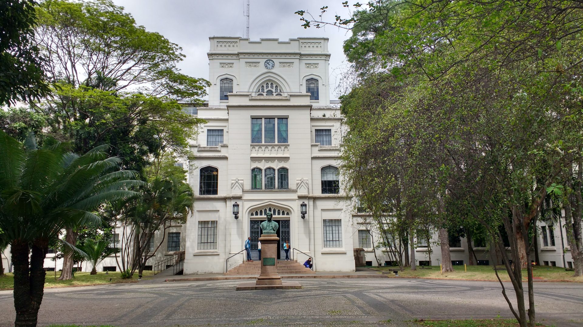 USP abre vagas em 45 novos cursos gratuitos; veja lista e saiba como se inscrever