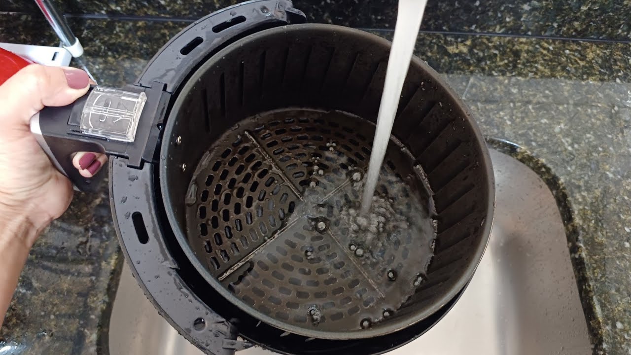 3 dicas úteis para lavar a sua Air Fryer que você precisa saber