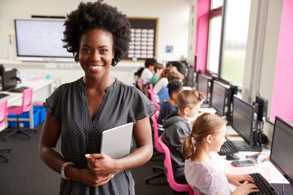 Concursos Educação 2024: confira as vagas abertas e previstas em todo o Brasil