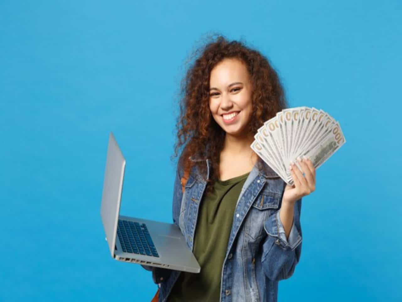 Quer ganhar dinheiro na internet? Confira 12 ideias para começar!