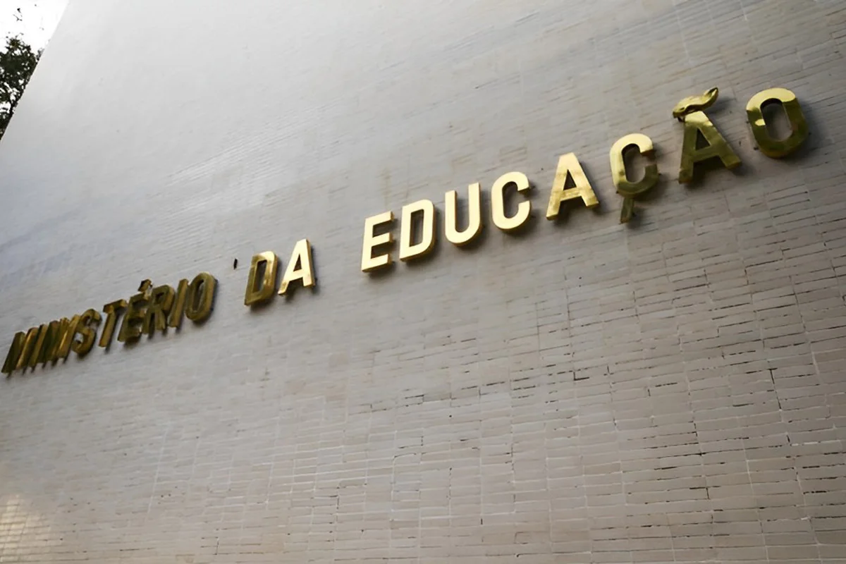 MEC destaca 5 motivos para matrícula em tempo integral! Confira