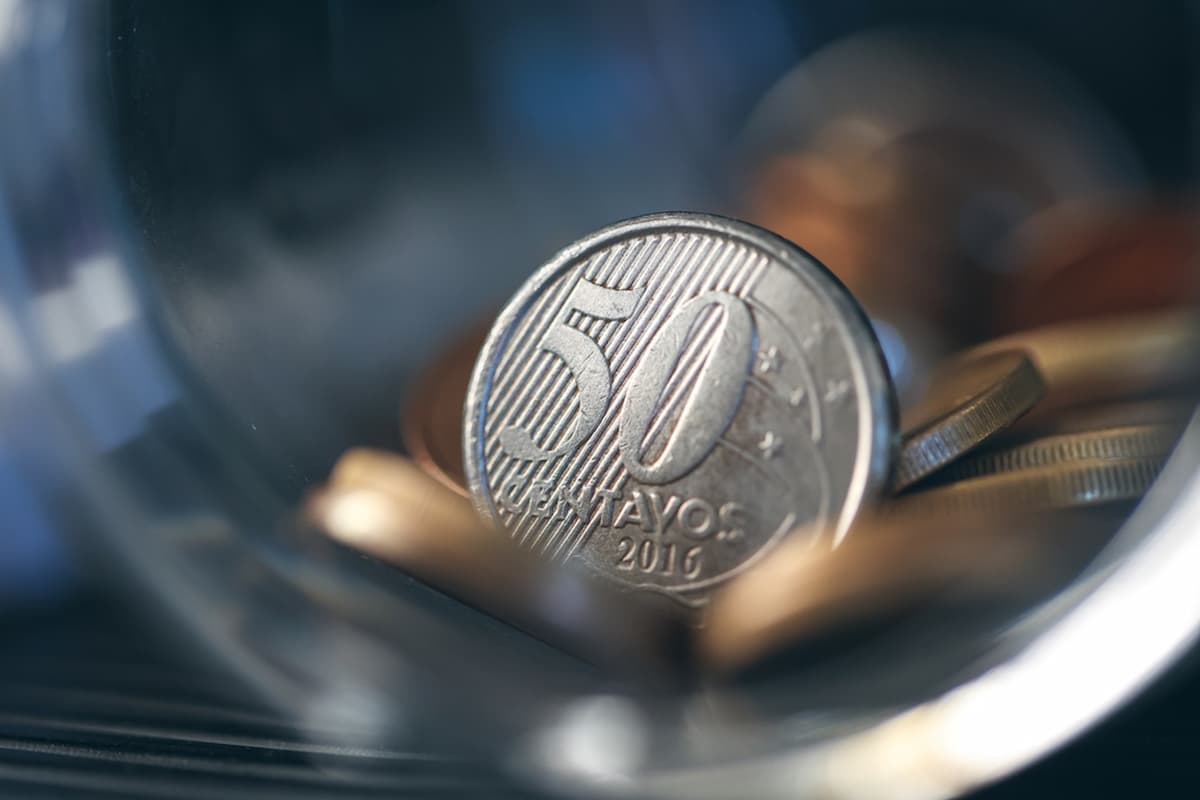 Conheça a moeda de 50 centavos que pode valer até R$4.500,00!