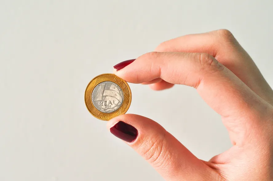 Conheça a moeda comemorativa de 1 real que vale até R$600,00!