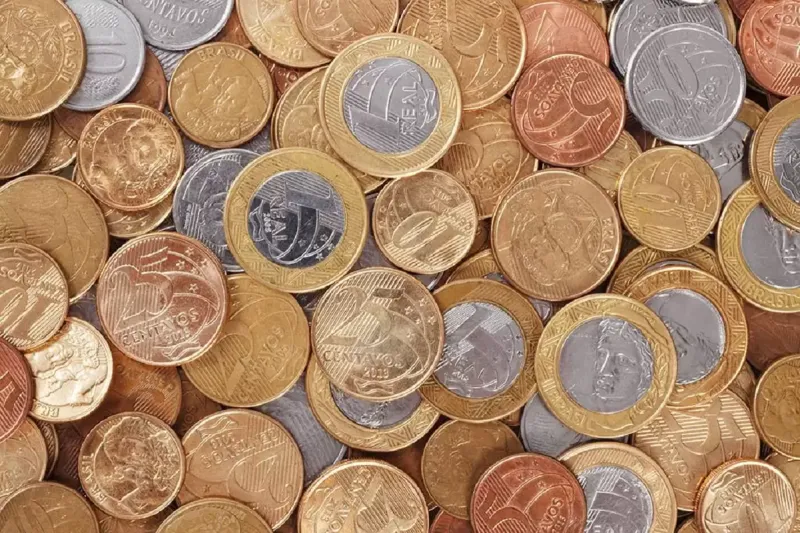 Essa moeda de 5 centavos pode valer até R$1.100,00! Veja se tem ela em casa