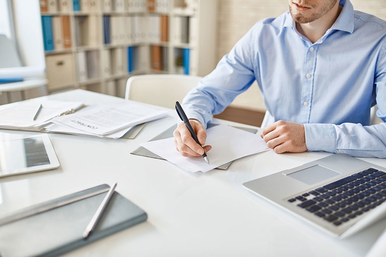 Carreiras do passado? Nada disso! 4 voltaram e estão pagando SALÁRIOS de R$ 7.000; confira