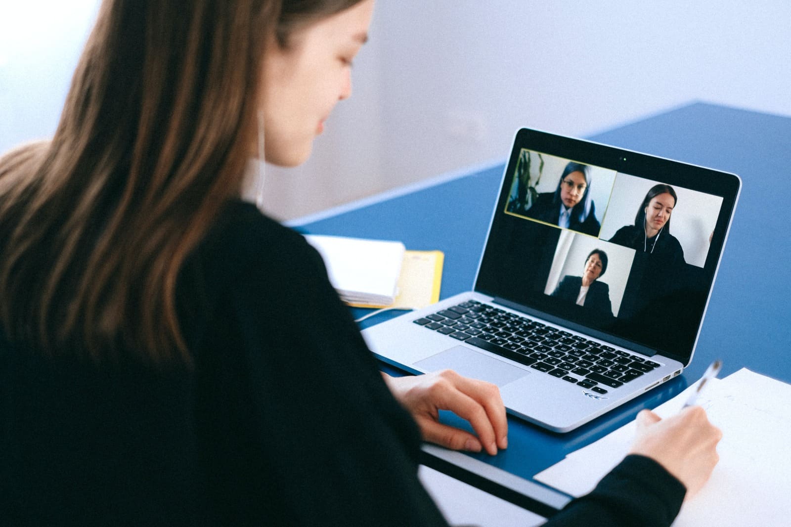 7 coisas obrigatórias para se fazer em uma entrevista de emprego se quiser ter destaque