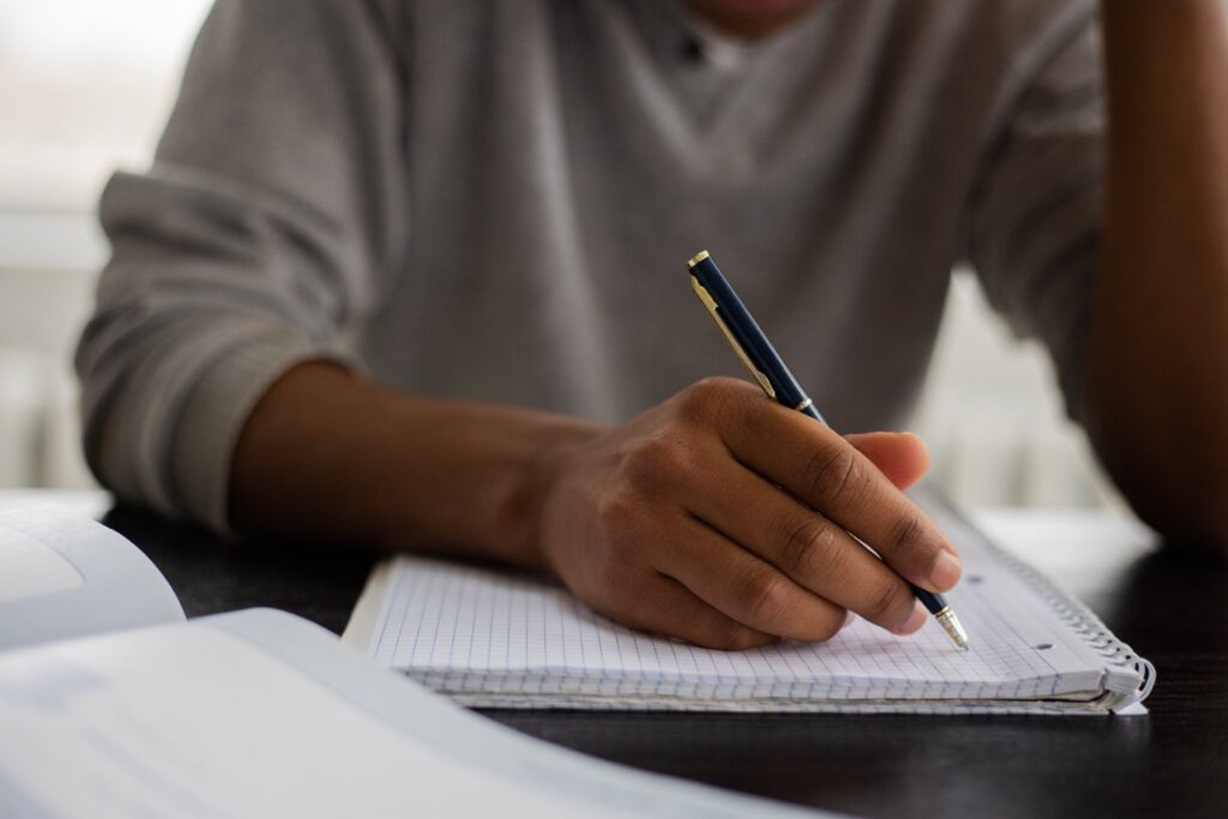 11 palavras que aumentam a qualidade de seu texto dissertativo; confira