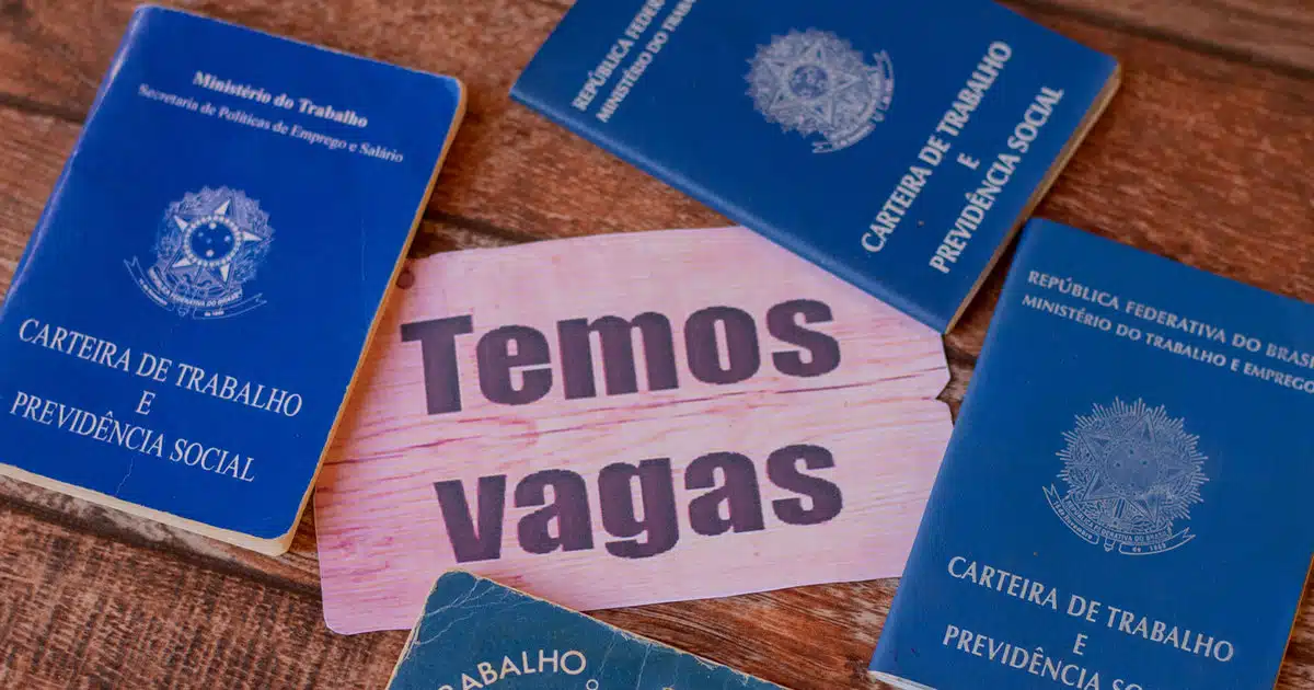 Vagas sobrando! Quem manda currículo é contratado rápido nestas 4 profissões