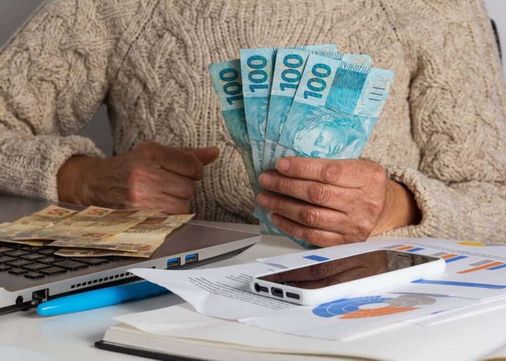 Conheça 15 empregos paralelos e lucrativos para fazer uma GRANA EXTRA todo mês Conheça 15 empregos paralelos e lucrativos para fazer uma GRANA EXTRA todo mês