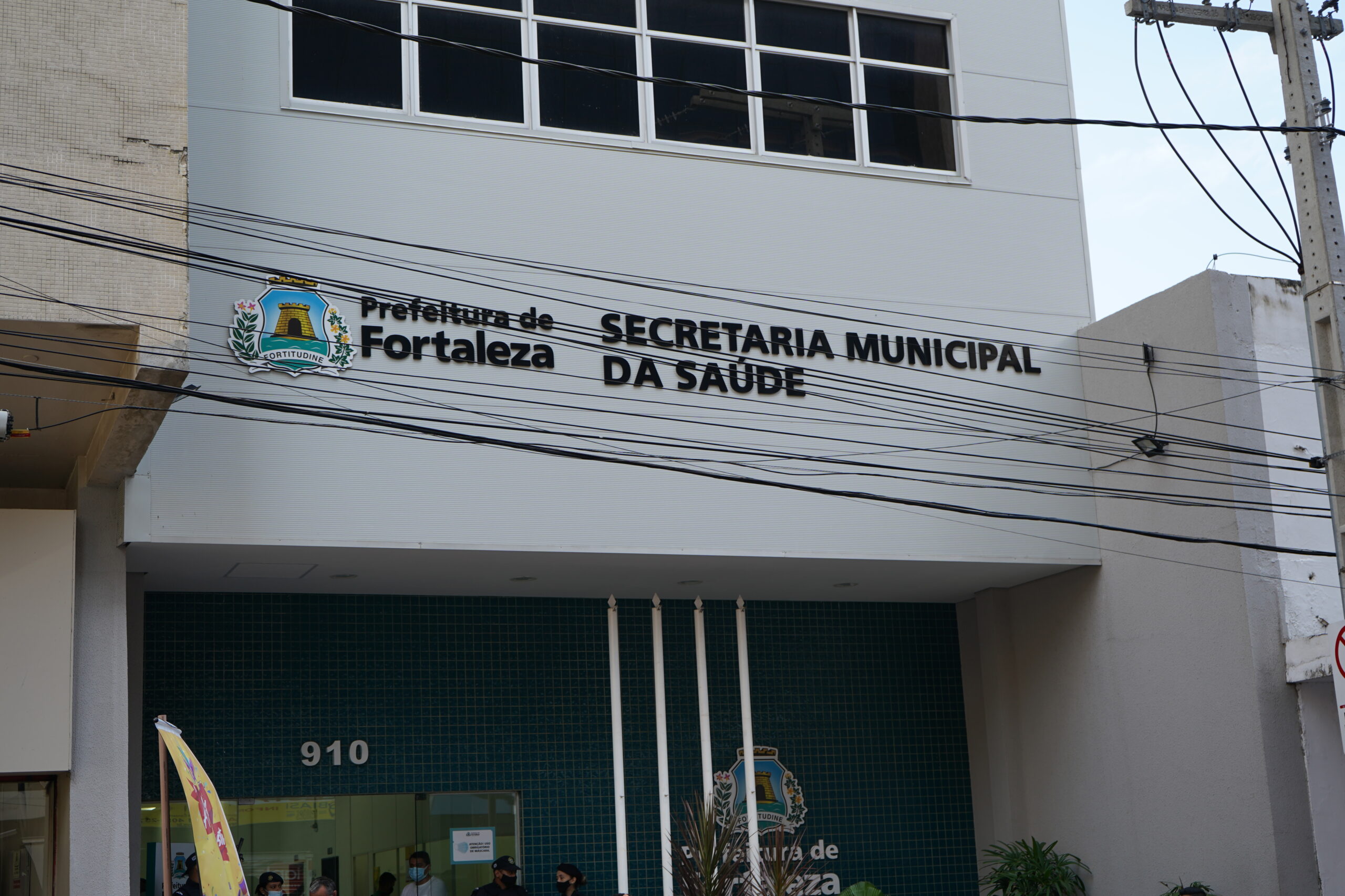 Concurso SMS Fortaleza: 2.241 vagas e salários de até R$ 18 mil!