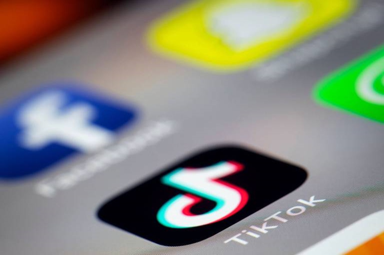 Atenção! Gravar a própria demissão para postar no TikTok pode trazer prejuízos; entenda