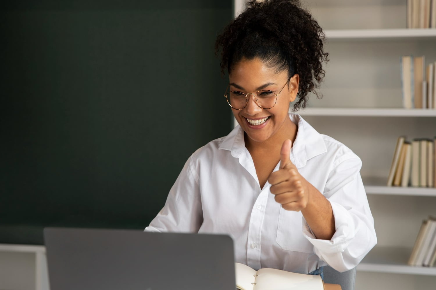Profissões para exercer de forma flexível, como freelancer ou remoto.