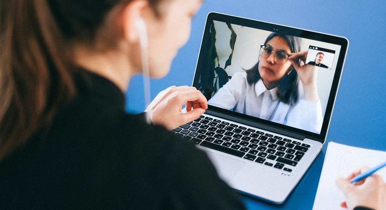 Confira dicas de como se preparar para uma ENTREVISTA de EMPREGO online