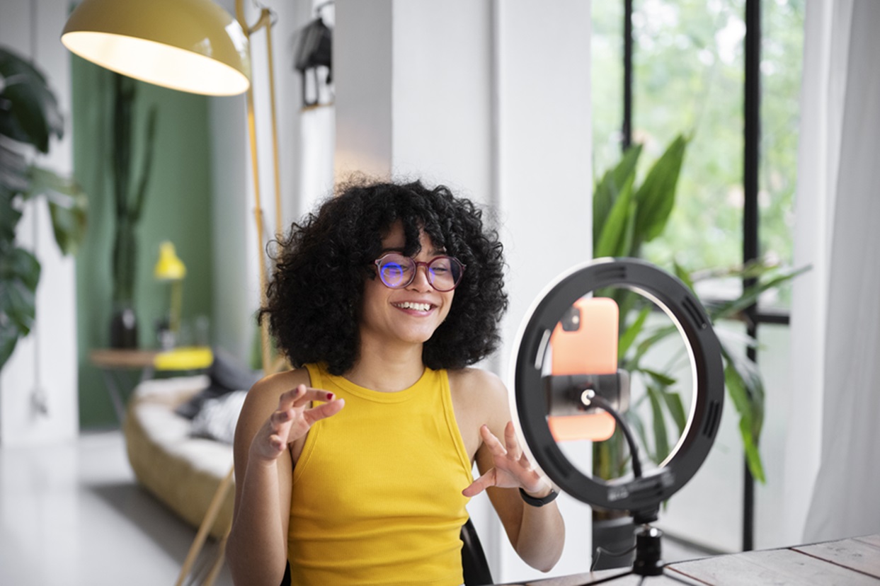 Você sabe quanto ganha um influenciador digital? Valor pode te surpreender