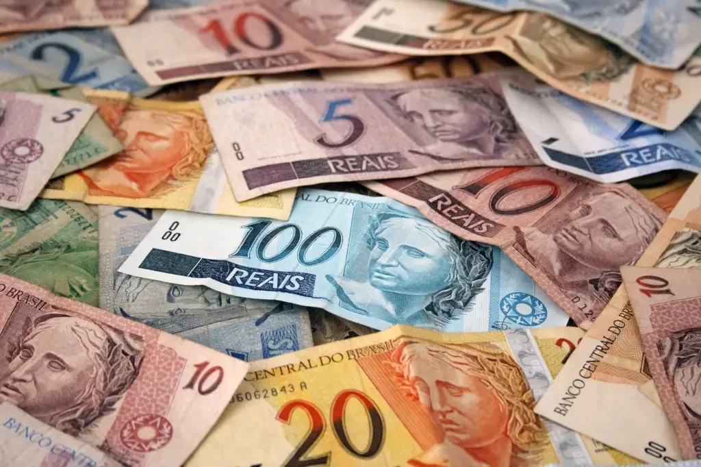 Conheça as moedas e notas raras podem valer até R$ 8.000!