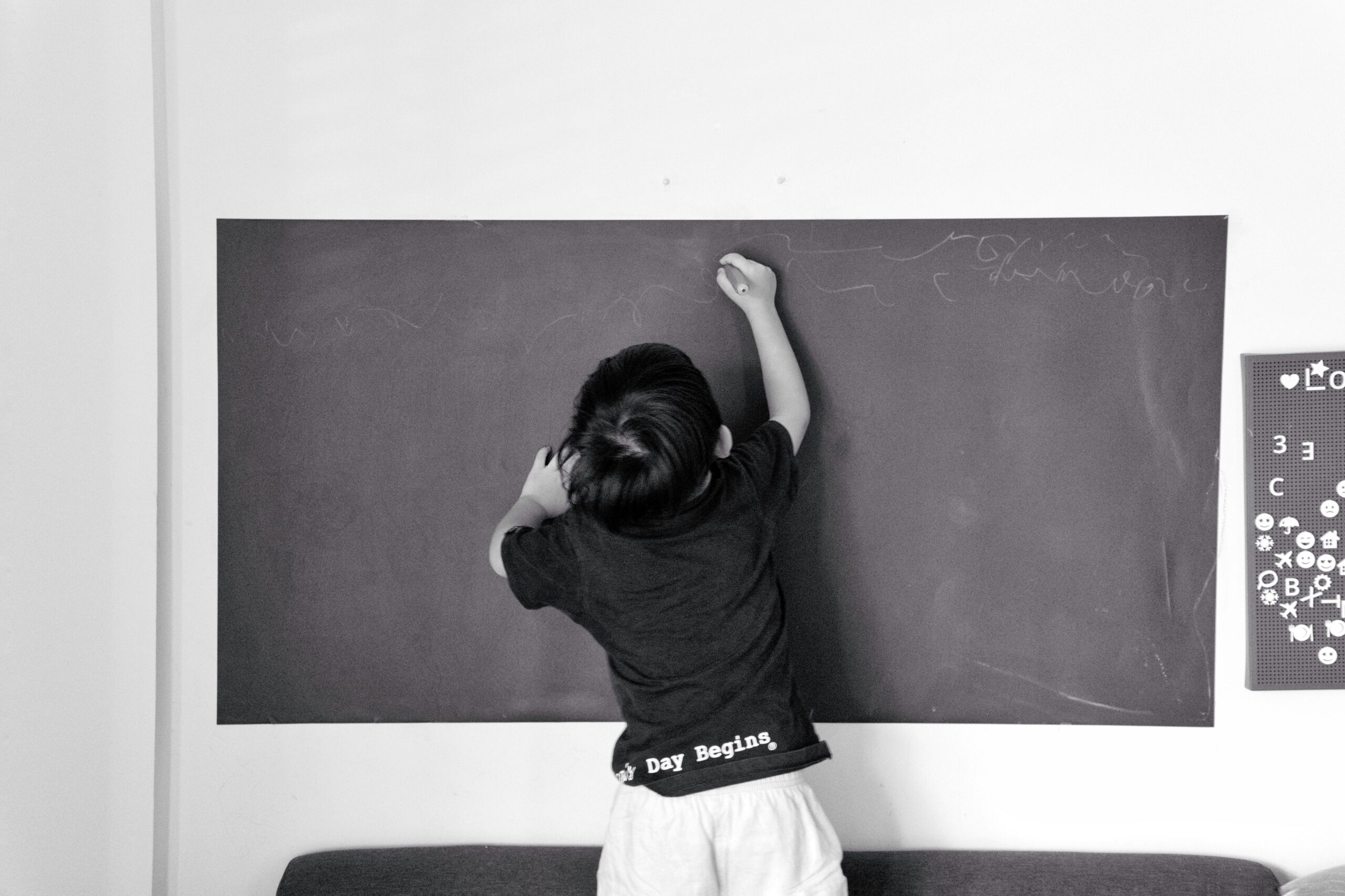 As principais diferenças entre estrangeirismo e neologismo (Foto: Unsplash).
