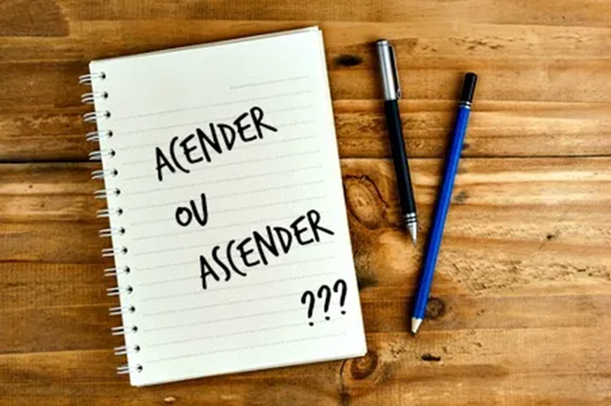 O correto é "ascender" ou "acender"?