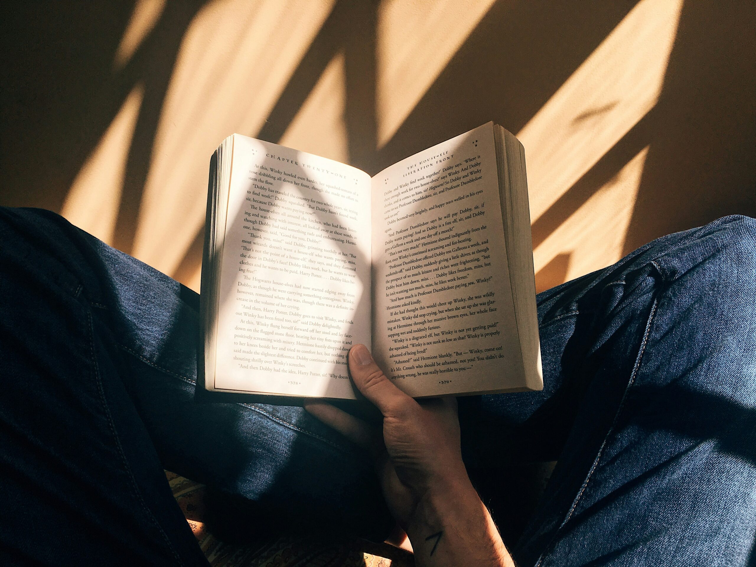 Hora literária: 7 contos de Machado de Assis para conhecer o autor – parte I (Foto: Unsplash).