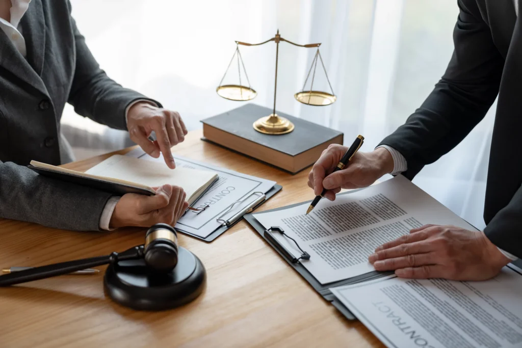 7 profissões que pagam excelentes salários na área de Direito! 7 profissões que pagam excelentes salários na área de Direito!