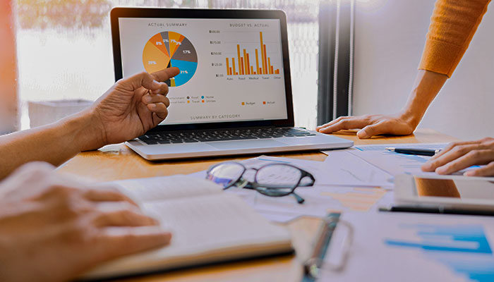 Analista financeiro está entre as profissões que mais pagam bem na atualidade. Imagem: Divulgação Lucratividade em ALTA: As profissões que estão faturando MUITO em 2024