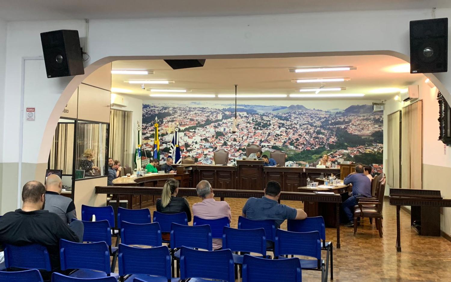 Concurso Câmara no Paraná: salários de R$ 3.771,83 a R$ 7.543,66! Concurso Câmara no Paraná: salários de R$ 3.771,83 a R$ 7.543,66!