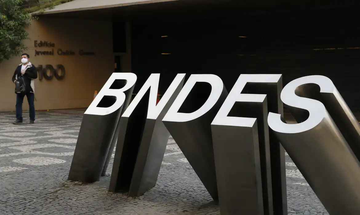 Veja detalhes do concurso BNDES.