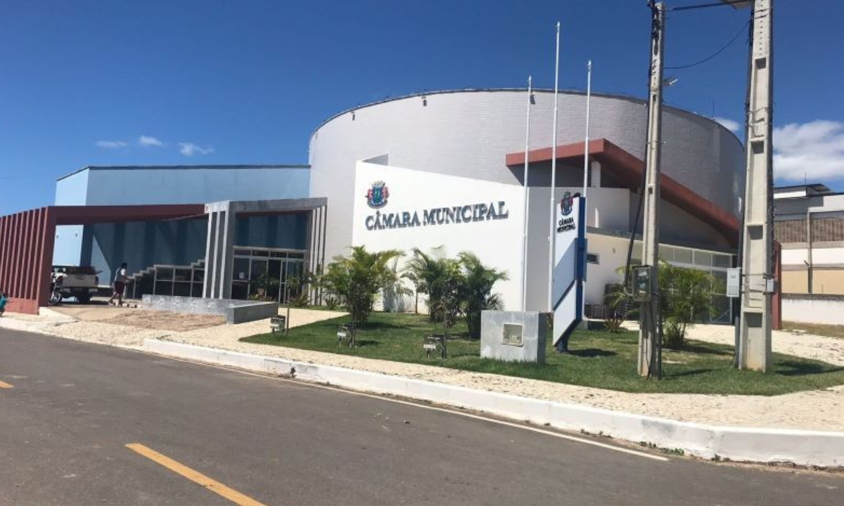 Concurso Câmara na Bahia: salários entre R$ 2.496,00 e R$ 5.204,00! Concurso Câmara na Bahia: salários entre R$ 2.496,00 e R$ 5.204,00!