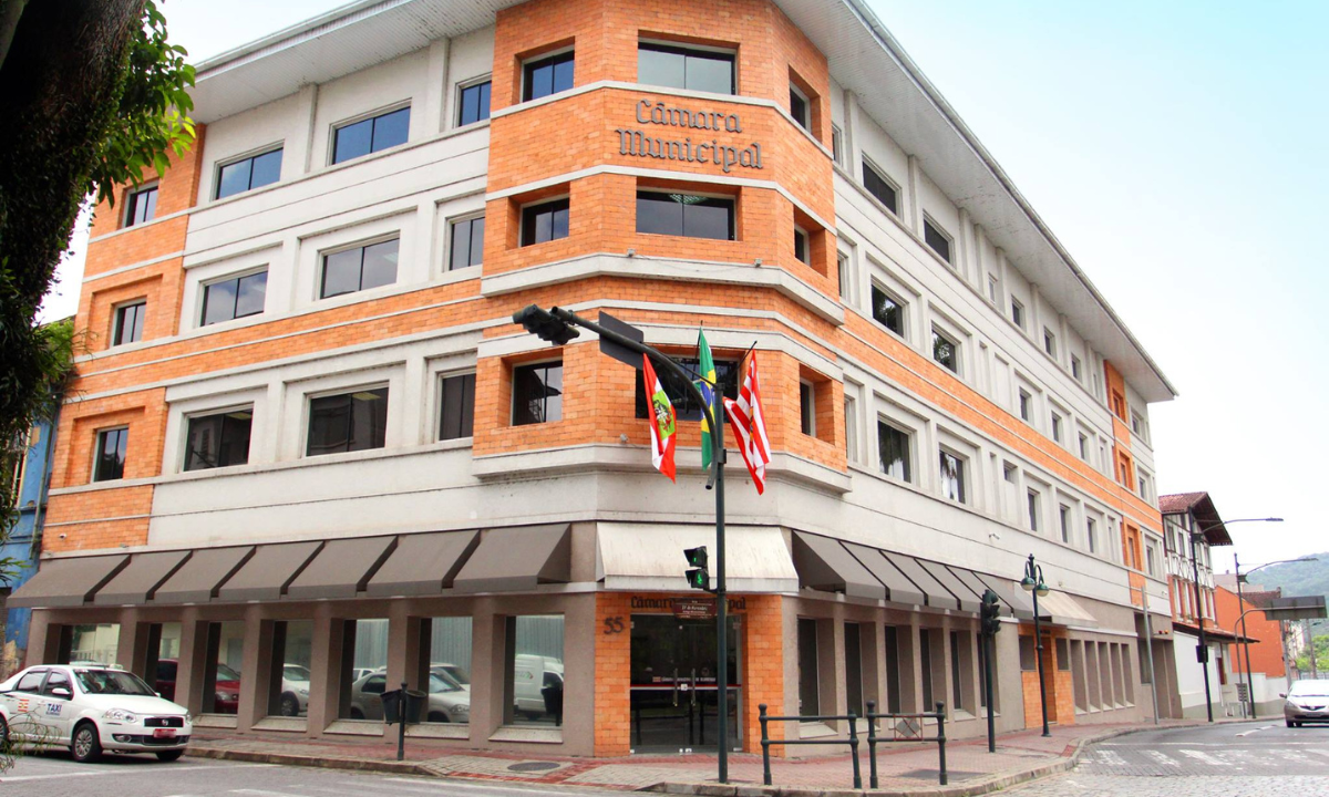 Concurso Câmara de Blumenau SC: receba R$ 7,7 mil mensais! Concurso Câmara de Blumenau SC: receba R$ 7,7 mil mensais!