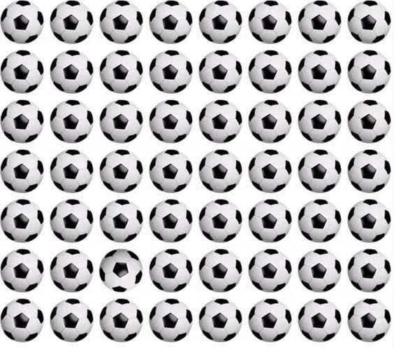 encontre a bola de futebol diferente Encontre a bola de futebol diferente.