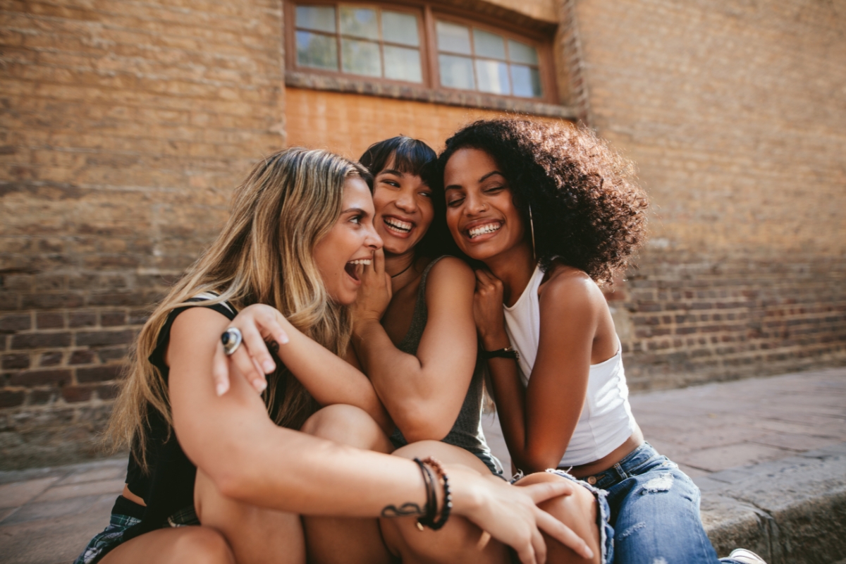 Existe o coletivo de amigos? Descubra mais sobre esse substantivo diferente Existe o coletivo de amigos? Descubra mais sobre esse substantivo diferente