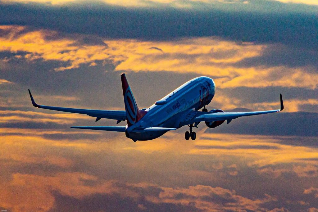 aviao da gol decola do aeroporto de congonhas jul v x Arrume as malas! 5 países econômicos para conhecer em 2024 onde o Real vale MAIS!
