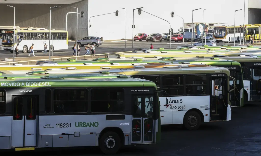 Concurso Nacional Unificado: 4 temas que devem cair na PROVA de redação Concurso Nacional Unificado: 4 temas que devem cair na PROVA de redação