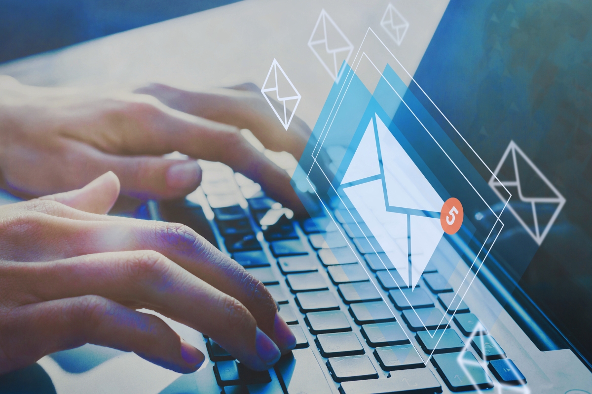 É inbox, imbox ou in box que se escreve? É inbox, imbox ou in box que se escreve?
