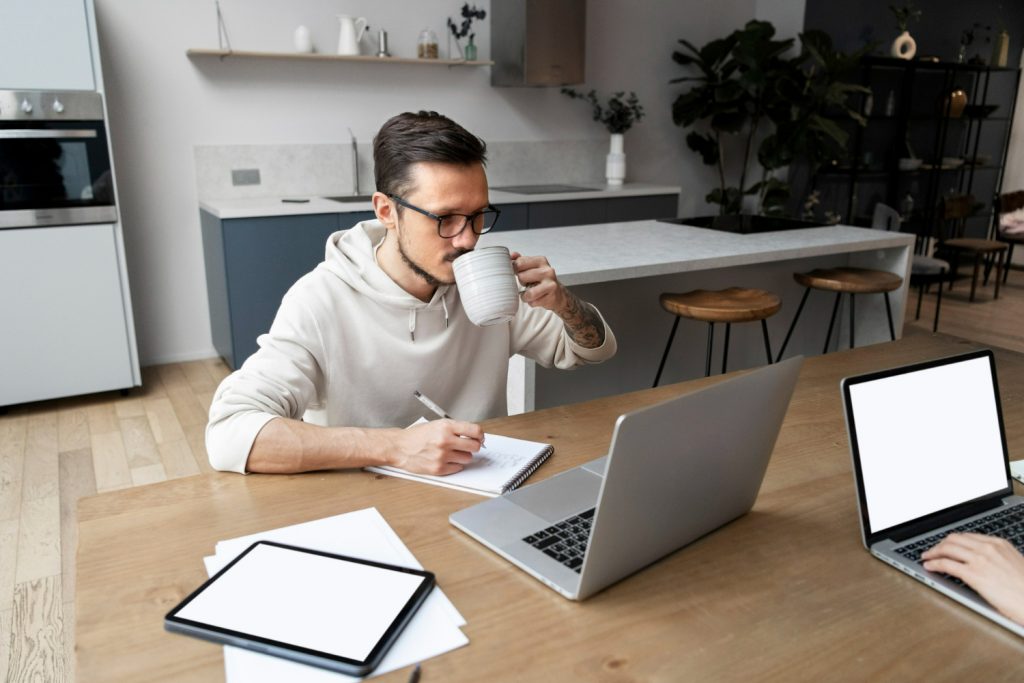 Opções de home office sem experiência. Opções de home office sem experiência.