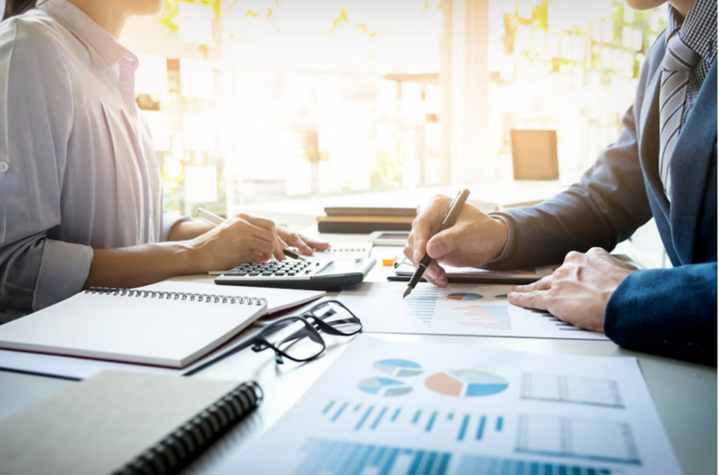 consultoria A carreira de consultor é conhecida pela variedade de projetos e pela flexibilidade que proporciona.