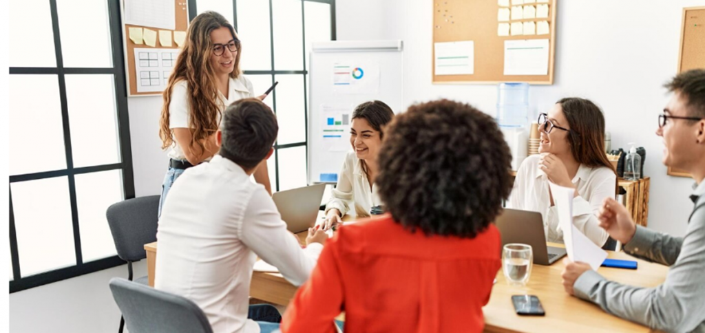 mulheres trabalho A liderança feminina é avaliada como mais empática e próxima dos colaboradores.