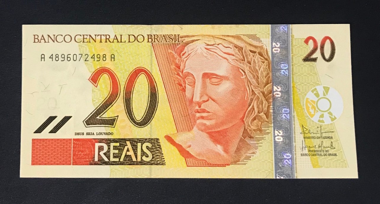 Cédula de 20 reais com número de série específico vale muito dinheiro