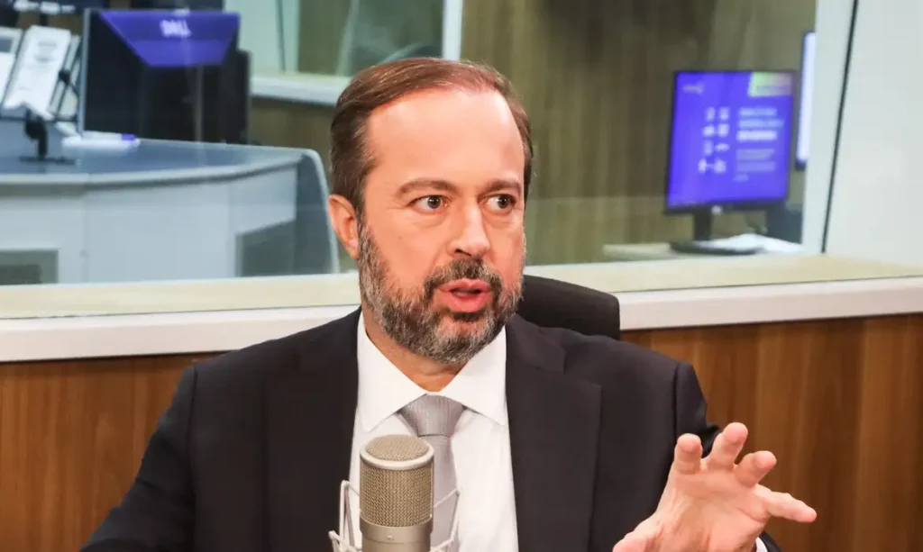Alexandre Silveira afirmou que a decisão final deverá ser oficializada na próxima semana. Alexandre Silveira afirmou que a decisão final deverá ser oficializada na próxima semana.